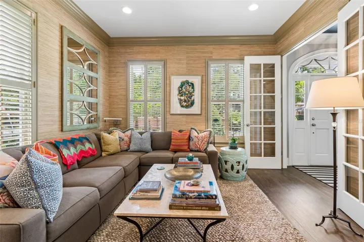 Relaxed living replaces the formal zone - could also serve as an office.