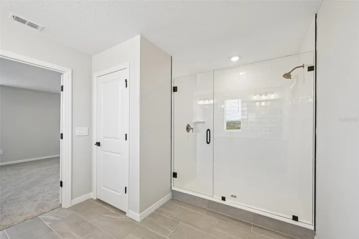 Representative images and renderings are for illustrative purposes. Actual structural options and design finishes of home may vary.
