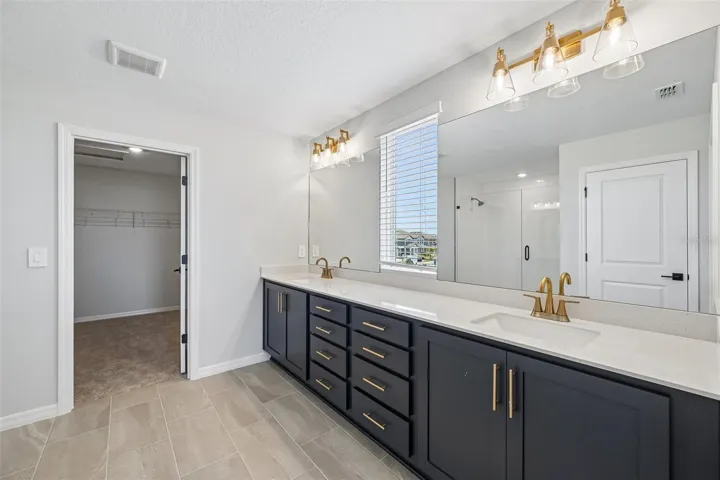 Representative images and renderings are for illustrative purposes. Actual structural options and design finishes of home may vary.