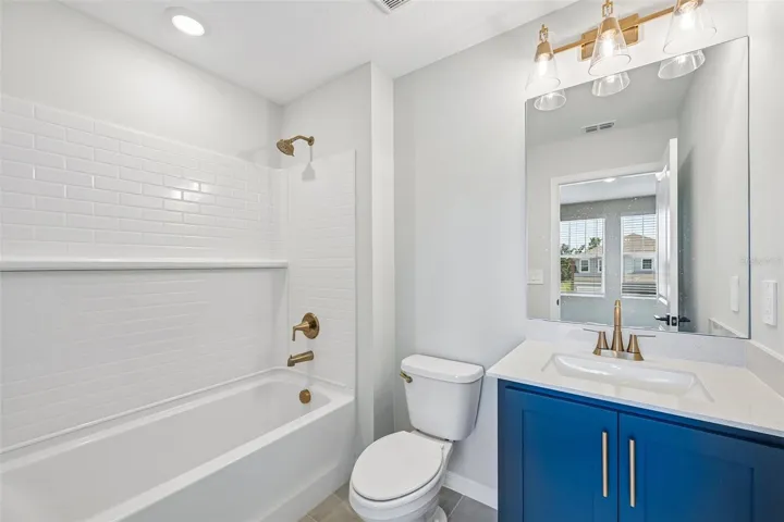 Representative images and renderings are for illustrative purposes. Actual structural options and design finishes of home may vary.