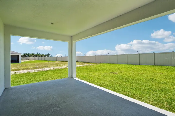 Representative images and renderings are for illustrative purposes. Actual structural options and design finishes of home may vary.