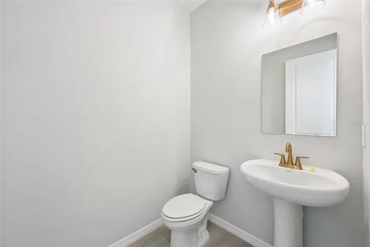 Representative images and renderings are for illustrative purposes. Actual structural options and design finishes of home may vary.