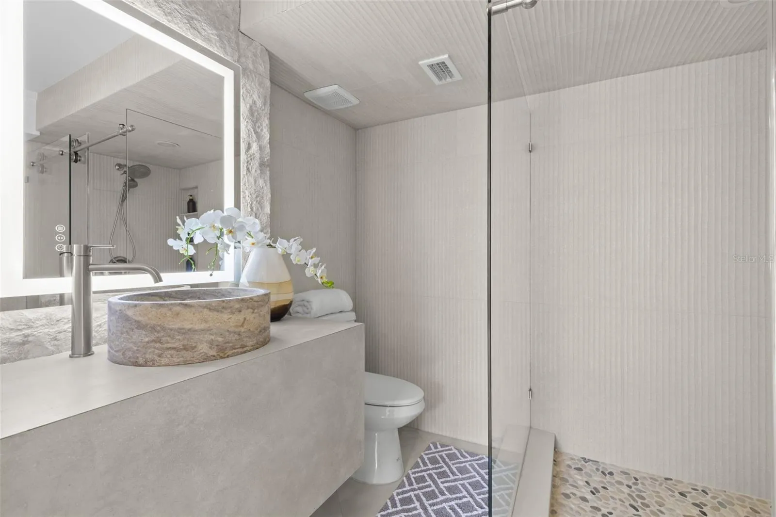Primary ensuite bath