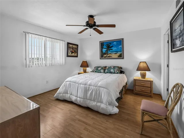 Bedroom_3310LovelandBlvd_PuntaGorda_NaturalLight_Daylight.jpg