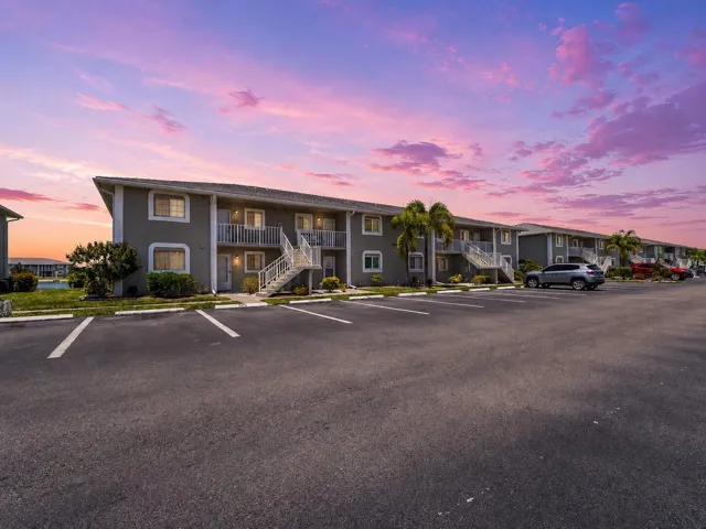 FrontExterior_3310LovelandBlvd_PuntaGorda_Twilight_Entry.jpg