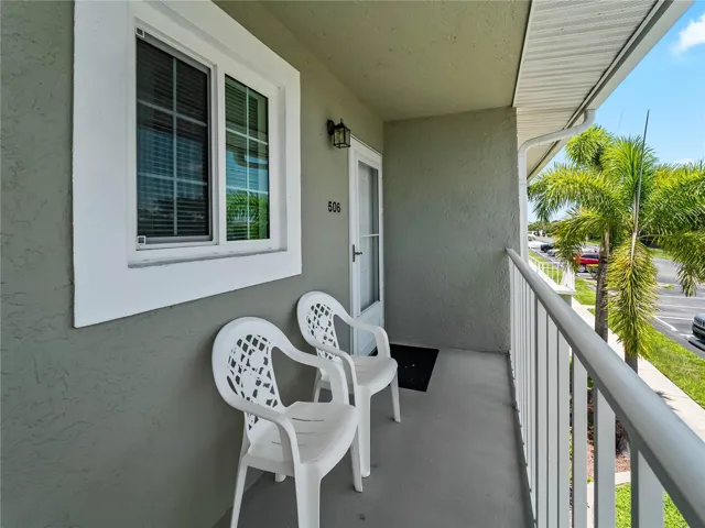 FrontPorch_3310LovelandBlvd_PuntaGorda_CommunityLiving_Daylight.jpg