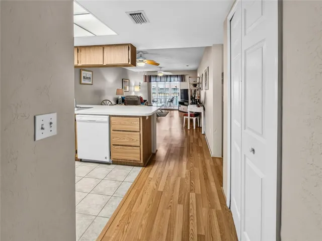 Kitchen_3310LovelandBlvd_PuntaGorda_StainlessAppliances_Entry.jpg