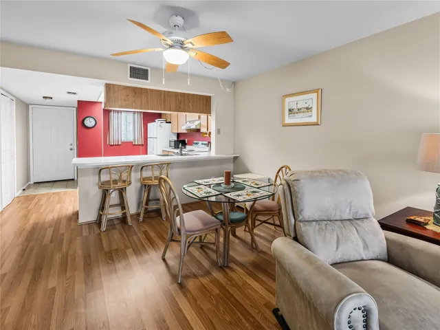 DiningLiving_3310LovelandBlvd_PuntaGorda_OpenConcept.jpg
