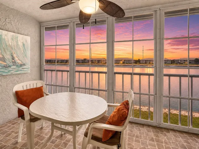 BreakfastNook_3310LovelandBlvd_PuntaGorda_WaterView_WindowView.jpg