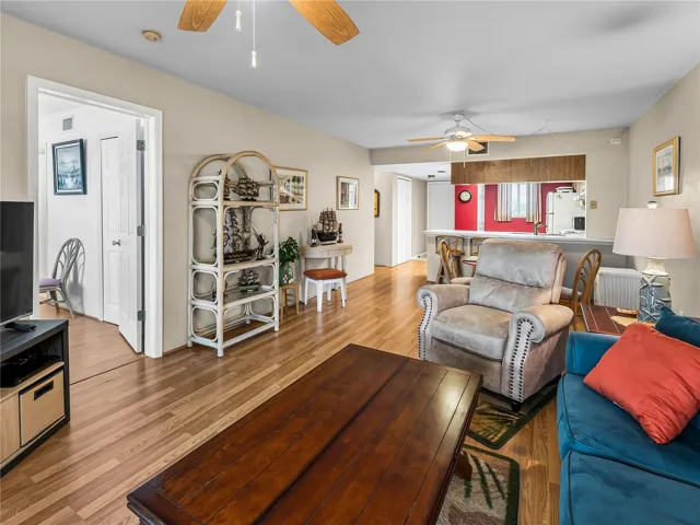 LivingRoom_3310LovelandBlvd_PuntaGorda_OpenConcept_Corner.jpg