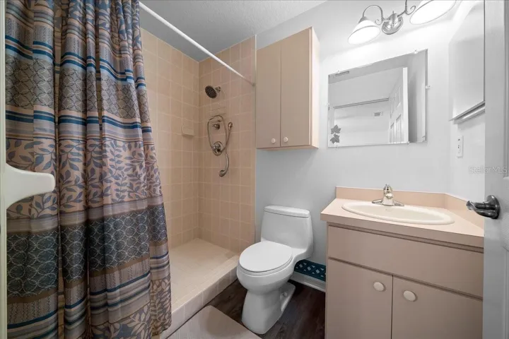 primary bath upstairs