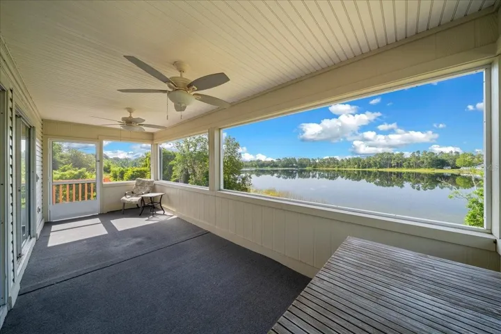 upstairs balcony/screen room