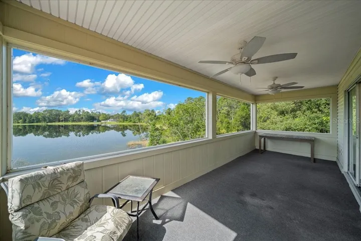 upstairs balcony/screen room