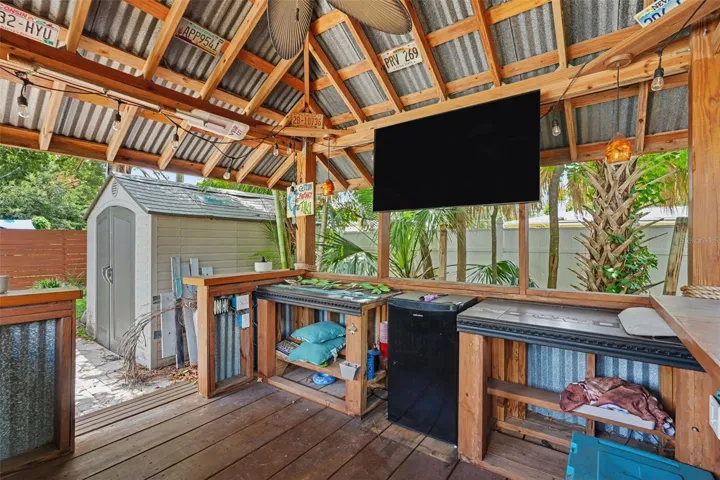 Tiki Hut