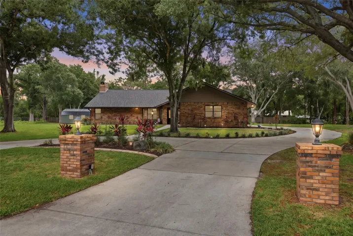 circular driveway