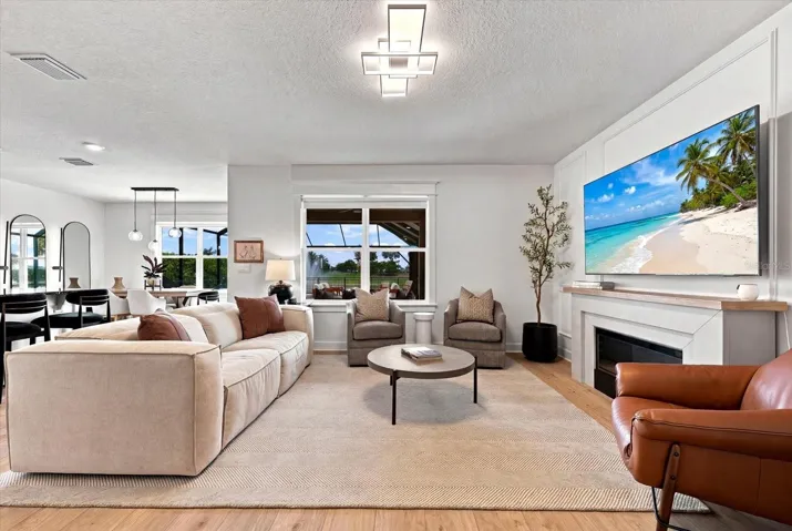 OPEN FLOOR PLAN