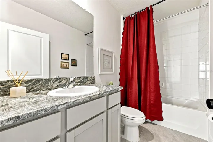 BATHROOM 2