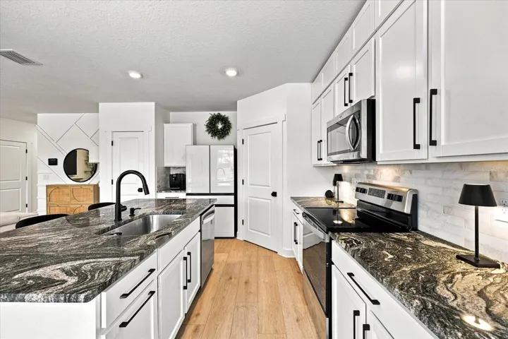 CRISP WHITE KITCHEN AND UPPER ACCENTS