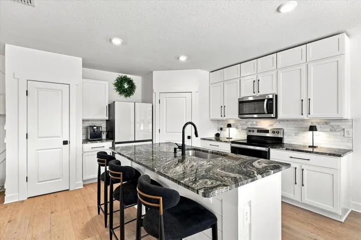 CUSTOM COUNTERTOPSAND BACKSPLASH