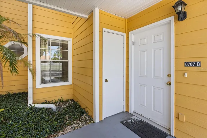 Welcome Home to 8707 KNIGHTSBRIDGE COURT Unit #B, KISSIMMEE, Florida 34747