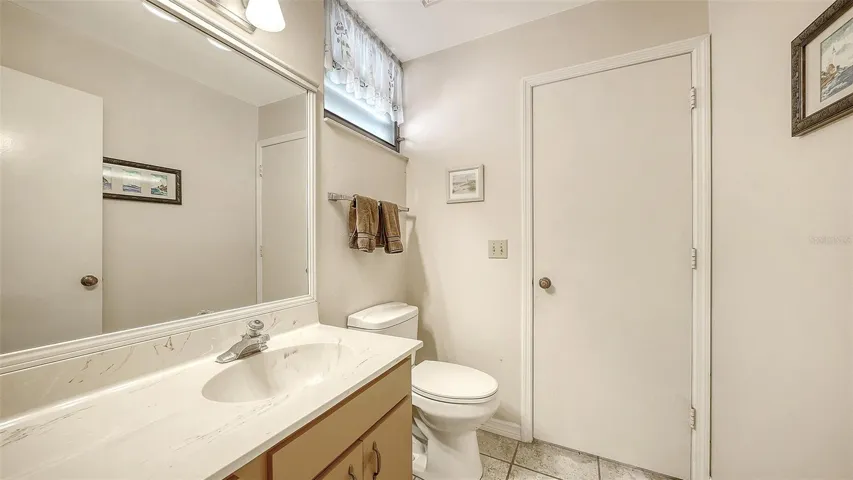 Half bath attached for guest- opens to guest bathroom