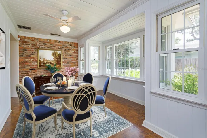 Breakfast Room virtual staged
