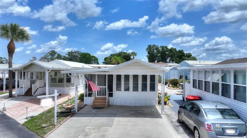 Low HOA fees in Mockingbird Community! $155 a month!