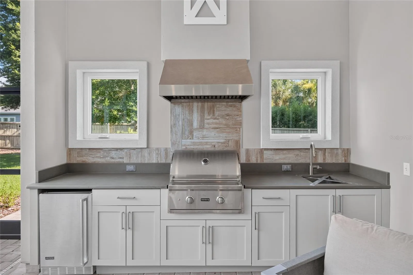 summer kitchen