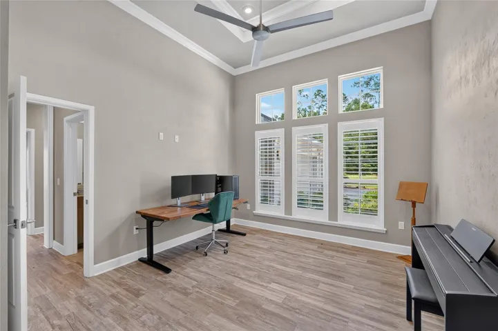Home office or 1st guest bedroom