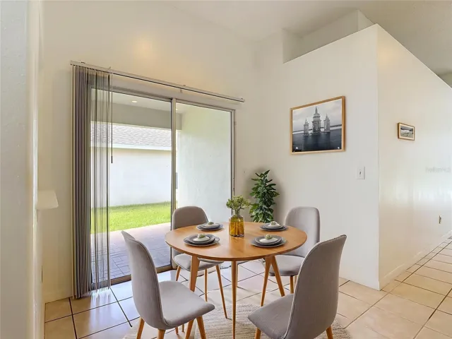 Breakfast Nook - staged