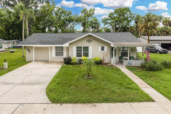 PRETTY CURB APPEAL