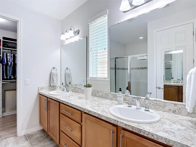 Primary Bathroom w/ Dual Sinks