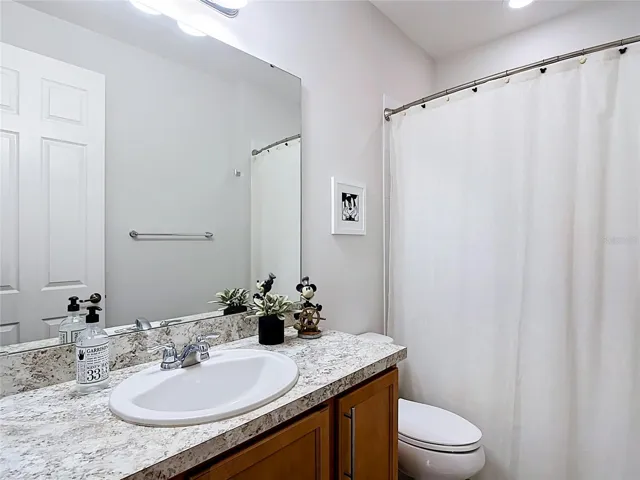 Second FULL bathroom