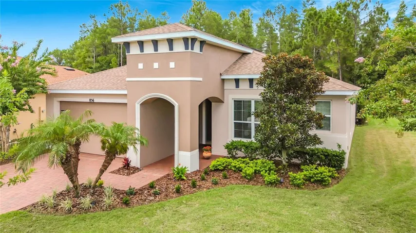 Great Curb Appeal!