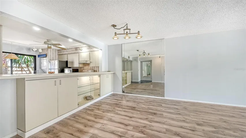 Storage cabinet under breakfast bar