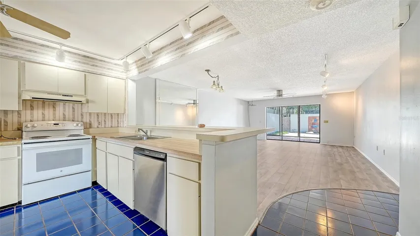 open Kitchen
