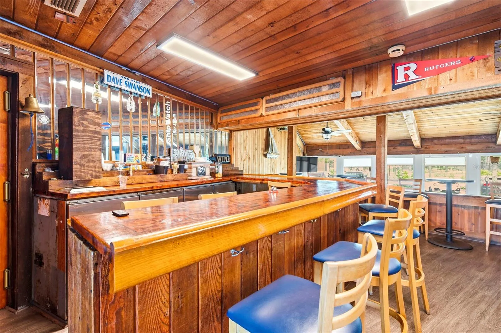 Community Pub