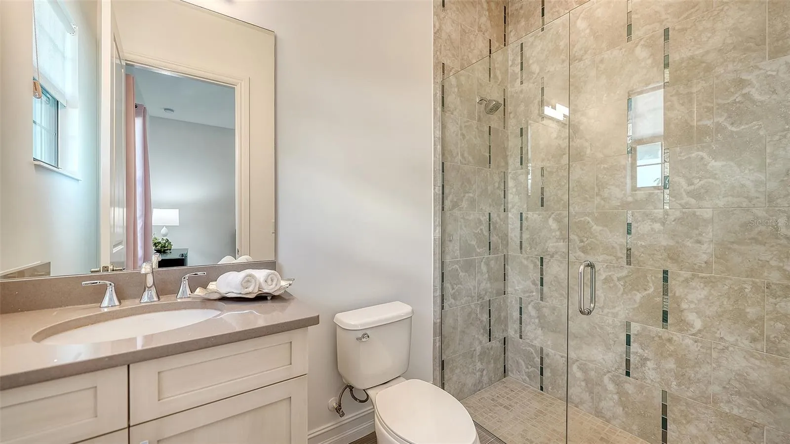 Ensuite Bath 2
