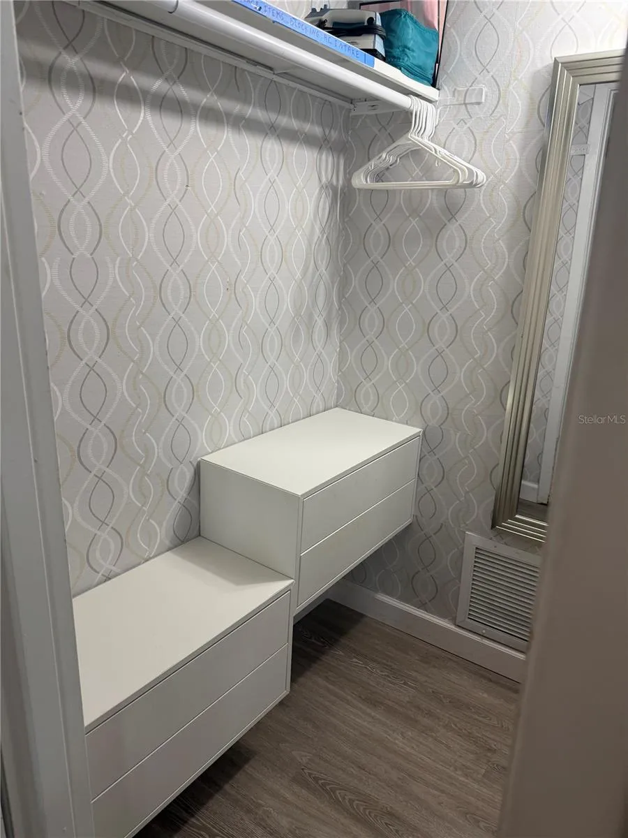 Walk in closet