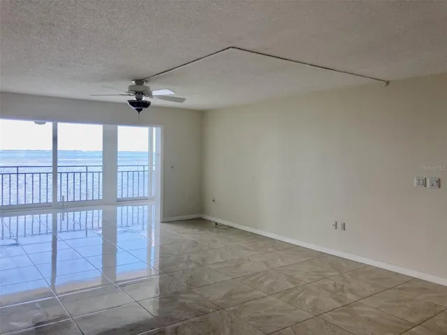 Living room to lanai