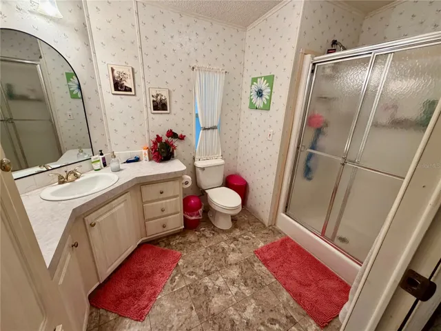 Full Bath in Primary Bedroom