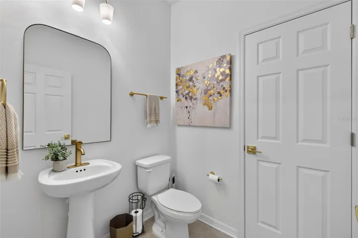 Downstairs 1/2 bath