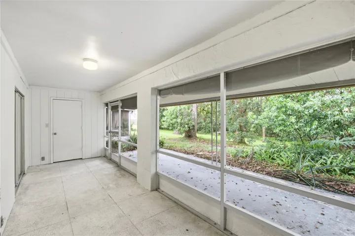 Screened in porch