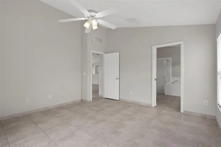Master suite without virtual staging