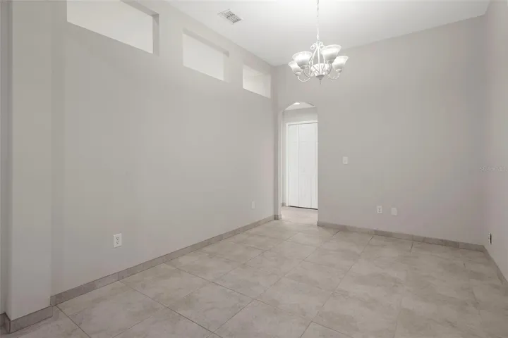 Formal dining room without virtual staging
