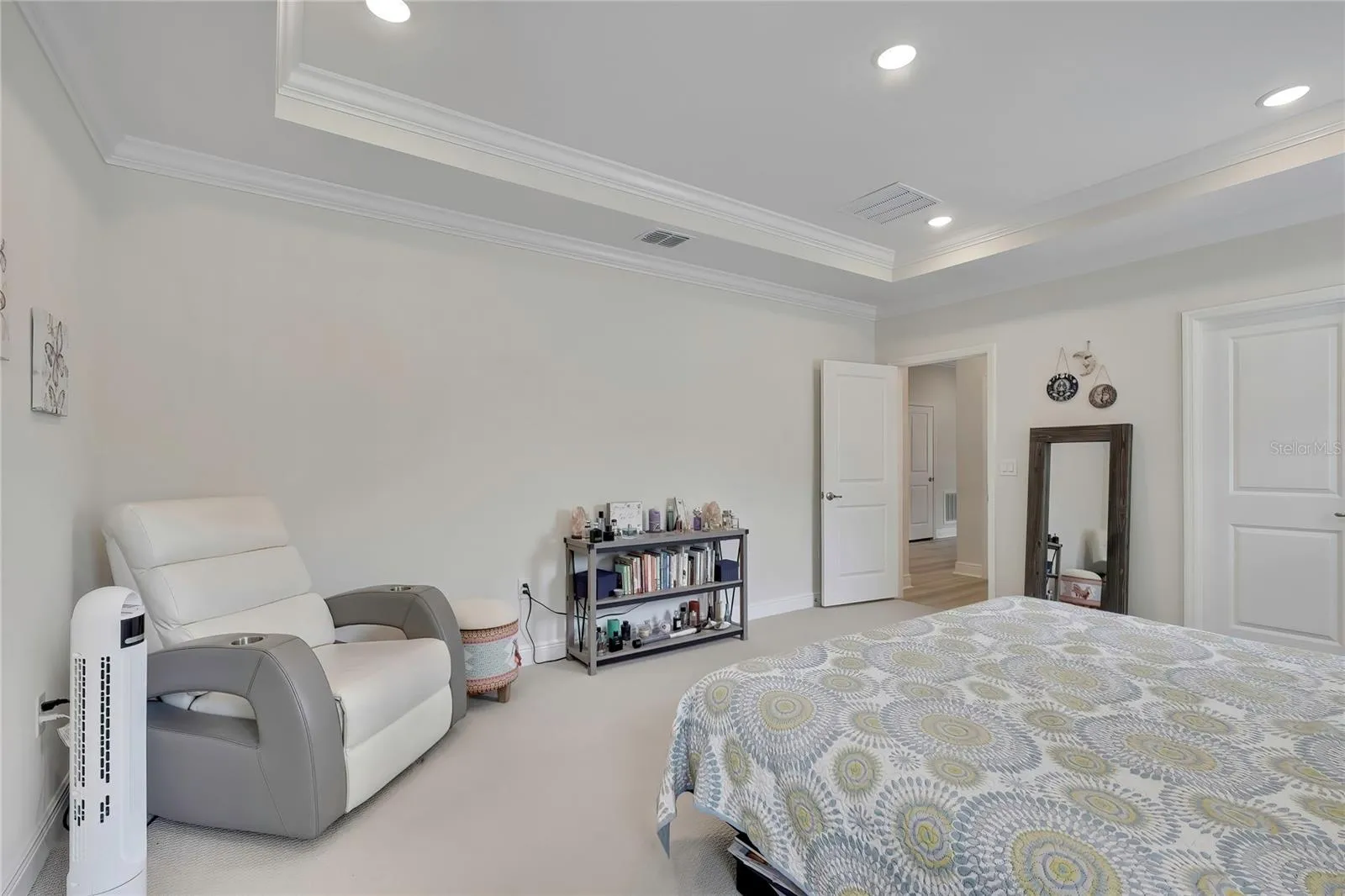 reverse view from corner of master suite