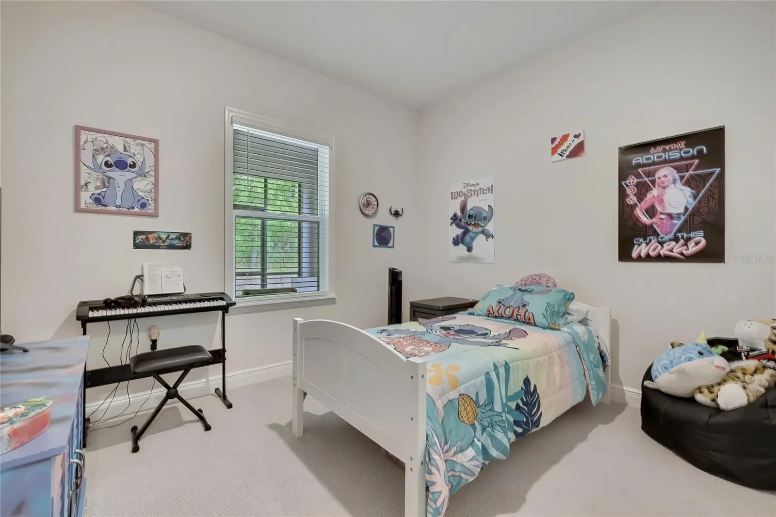 other side of house 4th bedroom