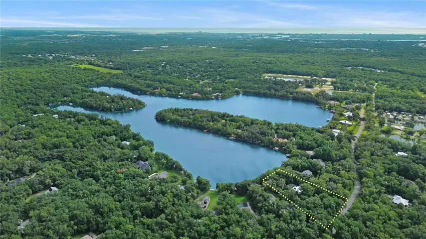 Lake Waterford is designed to be a waterski friendly community.
