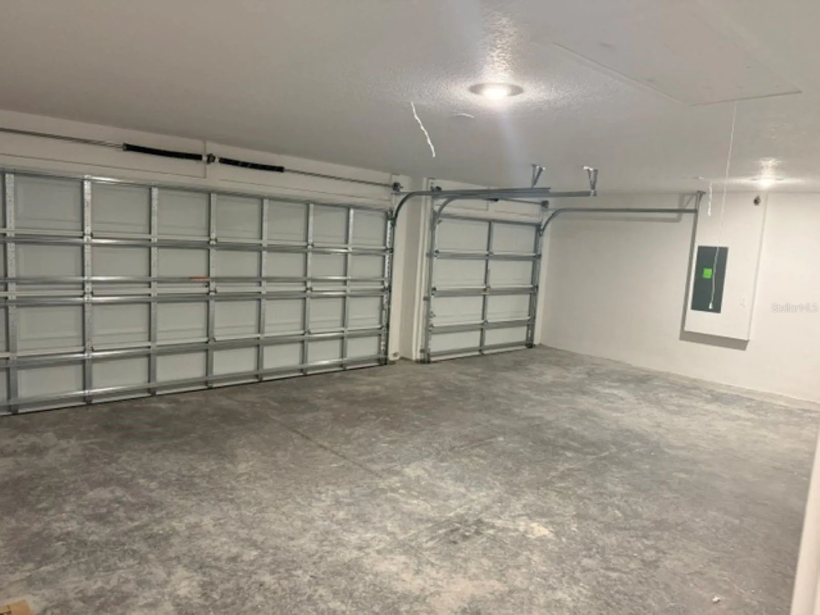 3 Car Garage