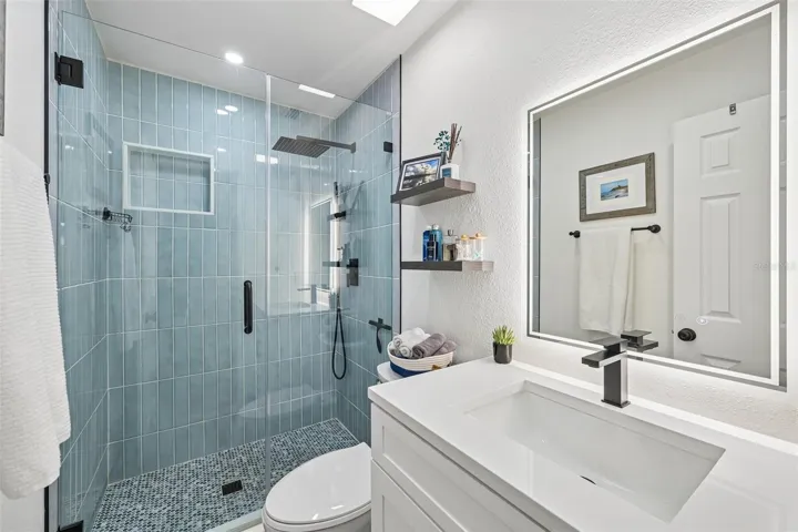 Primary En Suite Bathroom